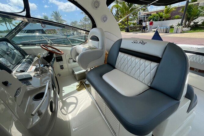 4H private 40' Yacht All-Inclusive in Tulum & Playa del Carmen - A half-day yacht that feels like a real plan