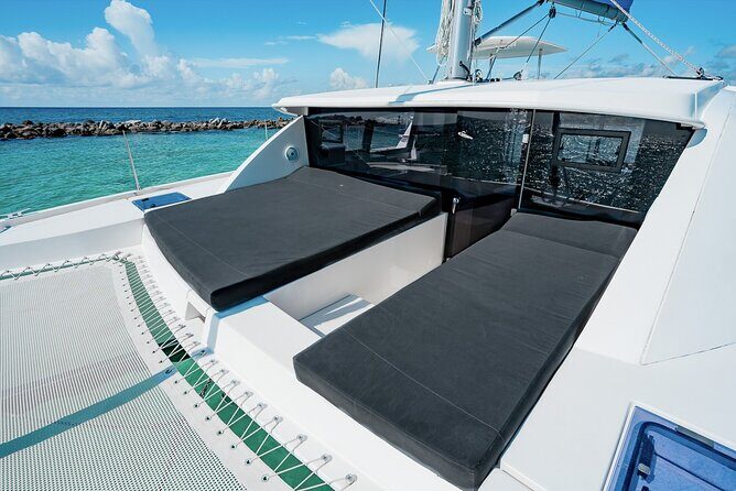 8-Hour Private 40' Cat 2 Stop to Cozumel, Food, Drinks & Snorkel - Lunch, Snacks, and Drinks: How the Food Actually Fits the Day