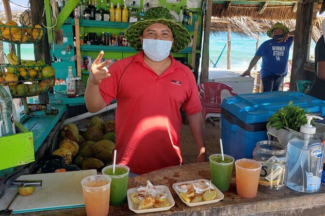 Amazing Cozumel Island Bar Tour - Restaurant Bar El Pez León: botanitas-style local snack rounds