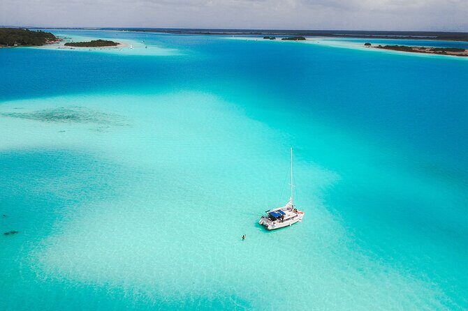 Bacalar Legends and Colors - Fuerte San Felipe Bacalar: pirate protection made concrete
