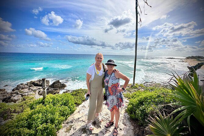 Best of Cozumel Tour - Stop 2: Benito Juárez Park, Clock Tower, and the Isla de Cozumel Sign