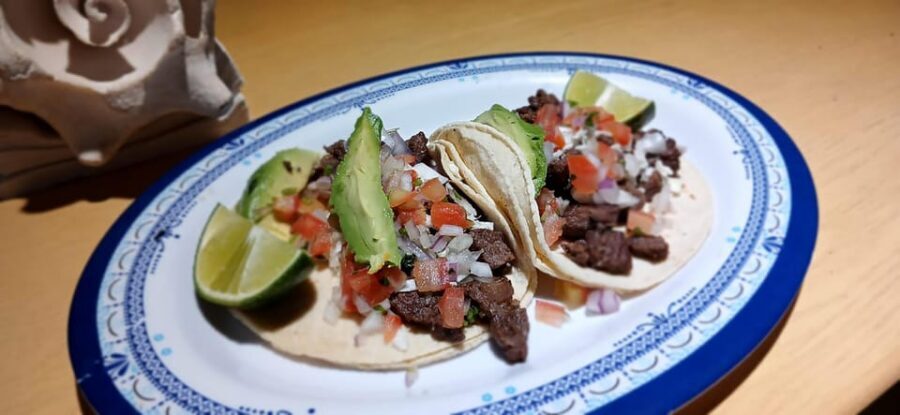 Cancún: Beachside Tacos & Town Tour with tequila tasing - Maya-Style Tacos and Cochinita Pibil by the Flea Market