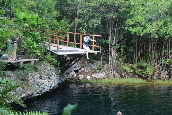 Cenotes Sacactum, Private tour. - The moment Xunaan-Ha turns the lights on