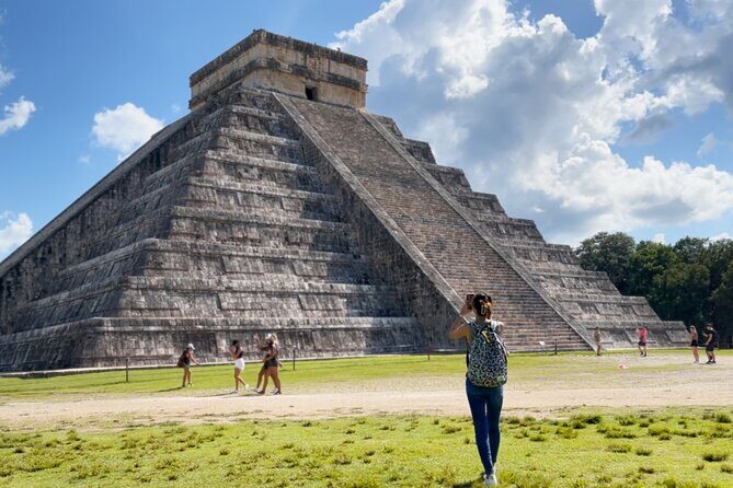 Chichen Itza Cenote and Valladolid Small Group Experience - Chichén Itzá in 2 hours: what you can realistically see