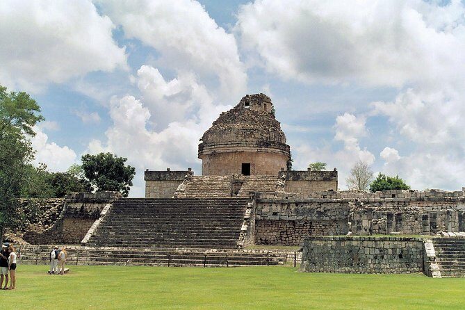 Chichen Itzá, Cenote Ik Kil, Valladolid Premium Small Group - Valladolid in one hour: a quick look at church, convent, and city life