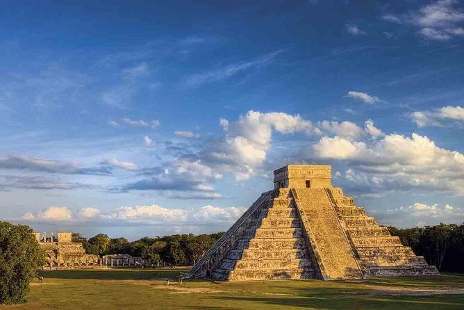 Chichen Itza Mayan Ruin & Chichikan Cenote only from Tulum - Stop 4: Valladolid free time (how to make 30 minutes count)