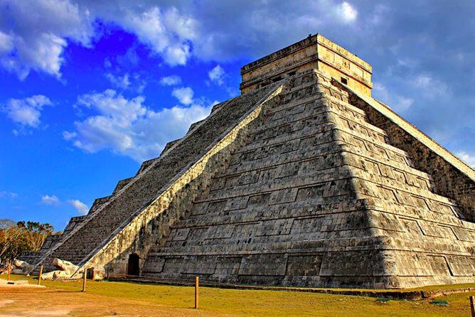Chichen Itza the Original Tour from Cancun and Riviera Maya - Stop 1: El Castillo and Your First Look at the Main Structure