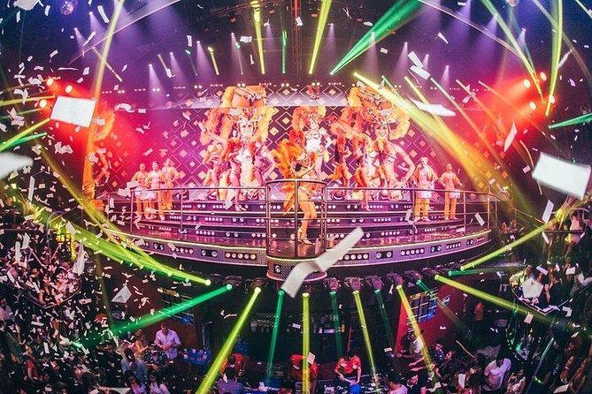 Coco Bongo Playa del Carmen New Year's Eve 2027 - The “Vegas meets club” vibe: what the crowd energy does to the experience