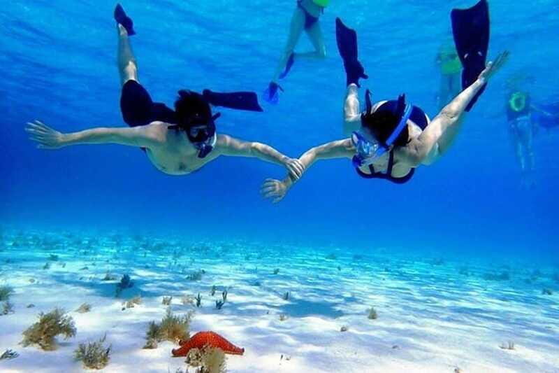 Cozumel El Cielo Sandbar and Reef Snorkeling Tour - Guides and captain: why a private group can feel calmer