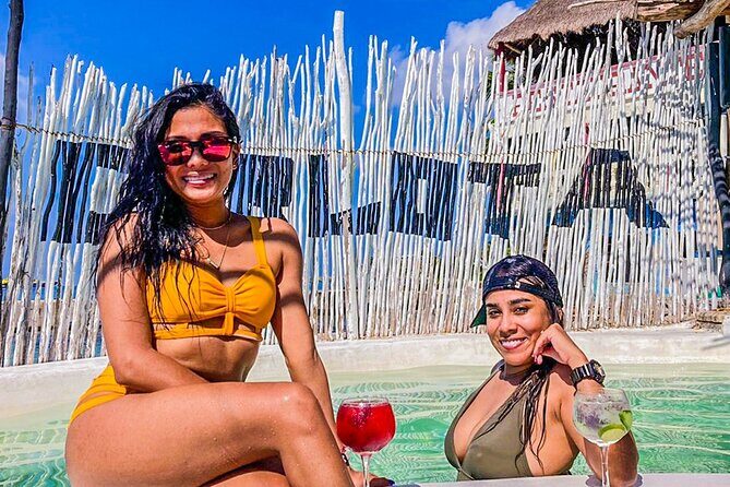 Cozumel El Cielo Tour by Boat from Playa del Carmen & Transfer - El Cielito beach time and the manta-ray window