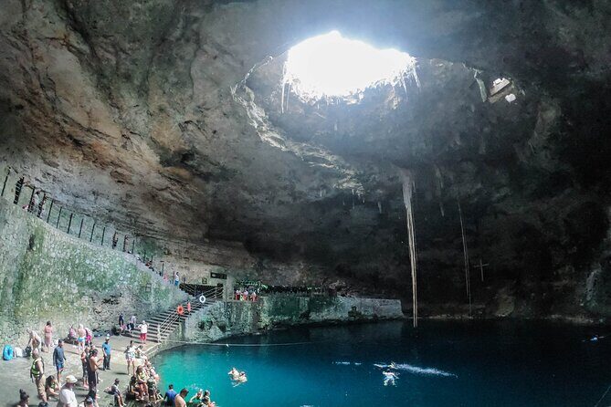 Deluxe adventure! 2 Sacred Cenotes, Chichen Itza and Valladolid from Tulum City - Comfort and crowds: the long ride reality check