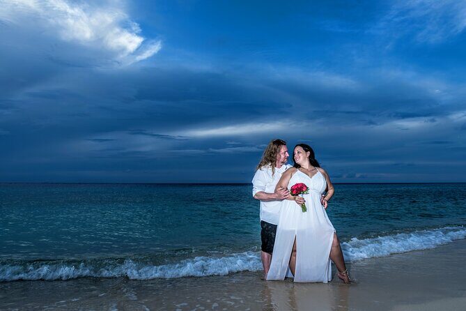 Deluxe Photography Session - Best for Birthdays, Family Portraits, and Surprise Engagement Moments