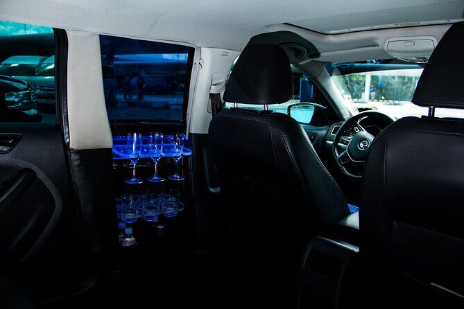 Departures in Luxury Sedan from Akumal to Cancun Airport - Service quality: why the little extras get such high marks