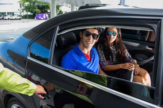 Departures in Luxury Sedan from Akumal to Cancun Airport - Price and logistics: what the $152 actually buys you