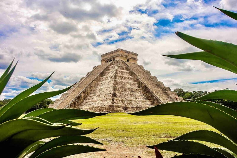 From Tulum: Chichén Itzá Tour, Cenote & Valladolid - Chichén Itzá: iconic ruins with the right kind of guidance