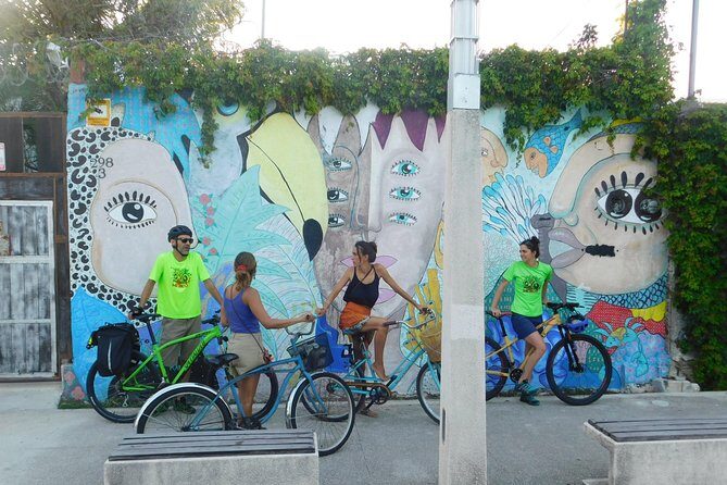 Graffitis & Munchies biketour Playa del Carmen - Calle Corazon: The Iconic Corner Where Street Art Feels Like a Meeting Spot