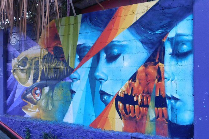 Graffitis & Munchies biketour Playa del Carmen - Quinta Avenida (5th Avenue) Stops: Finding the “Best Urban Artists” Pieces
