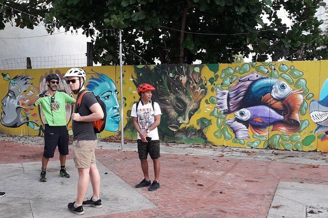 Graffitis & Munchies biketour Playa del Carmen - Lunch Comes Later as Dinner: 3 Tacos and 1 Beer