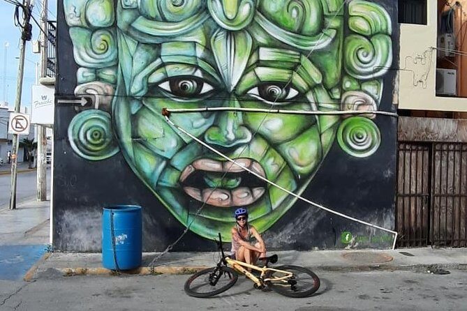 Graffitis & Munchies biketour Playa del Carmen - Starting at Palacio Municipal de Playa del Carmen: Safety First, Then Local Context