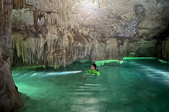Guerrero Maya (Tulum-Cenote-Caverna) - The Water Part: Snorkeling Vests and That Flashlight Moment