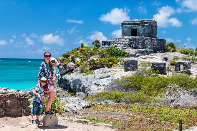 Guided tour to Tulum & Cobá ruins + Cenote + Buffet + PDC - Tulum Archaeological Site: Cliff Views in 90 Minutes
