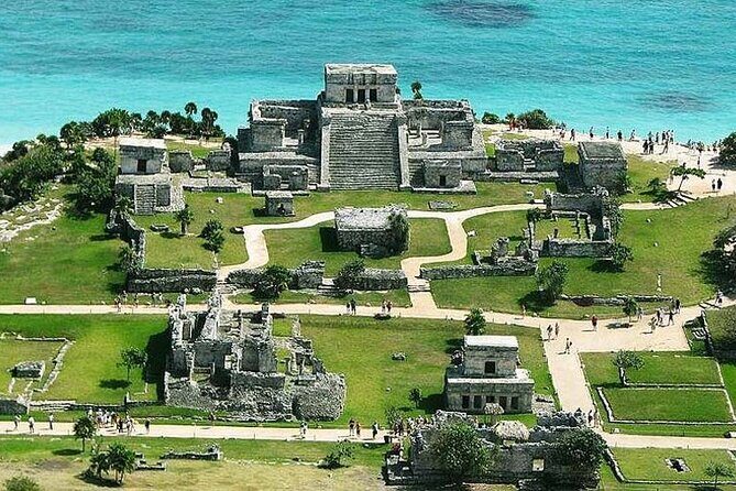 Half day Tulum Archeological site & Underground river with Lunch - Food, Water, and What the Included Meal Tells You About the Tour