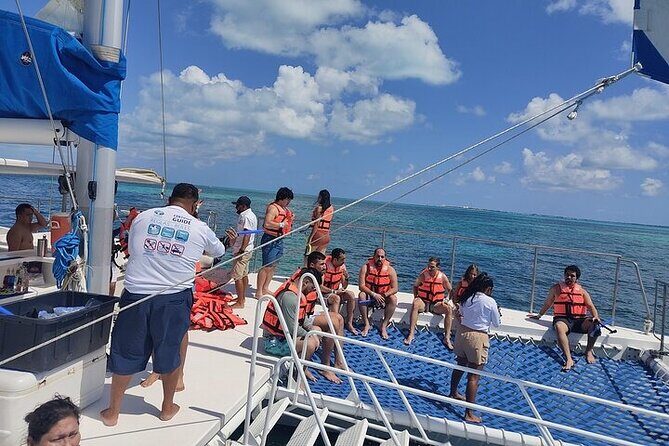 Isla Contoy Hidden Beauty! Transportation from Riviera Maya - Isla Mujeres for one hour: crafts, calm strolling, and not getting rushed