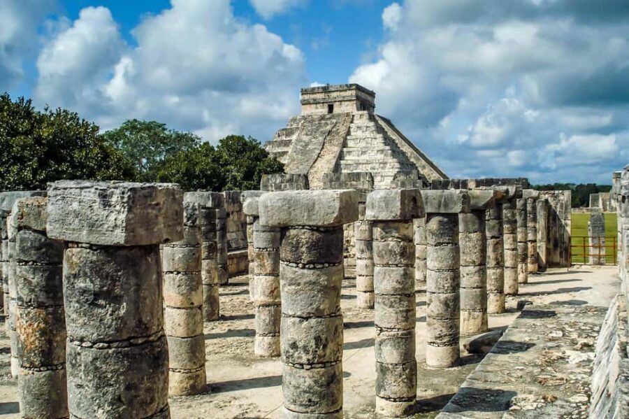 Playa del Carmen: Chichen Itza Early Tour with Expert Guide - Chichén Itzá at sunrise: what you gain before the crowds and heat