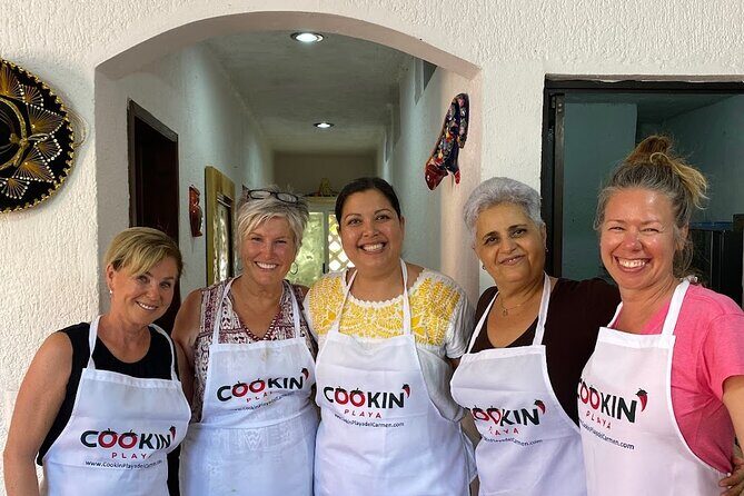 Playa del Carmen: Mexican Cooking Class - Tequila vs mezcal: tasting that helps you shop and order