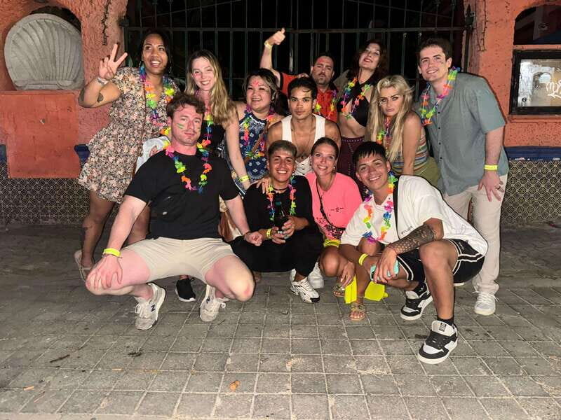 Playa del Carmen: Social Pubcrawl, meet fellow travelers - Welcome drinks and early mingling: why the first stop matters