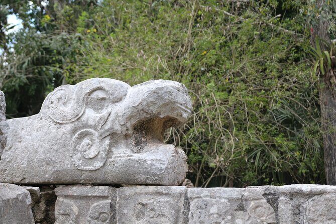 Private Full-Day Guided Chichen Itza Tour with Lunch - Skip the chaos: why the private format helps at the ruins