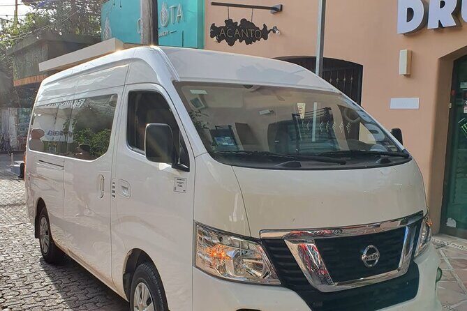 Private Transfer from Playa del Carmen to Cancun International Airport - Arrival Point: Cancun International Airport and the One-Way Ride