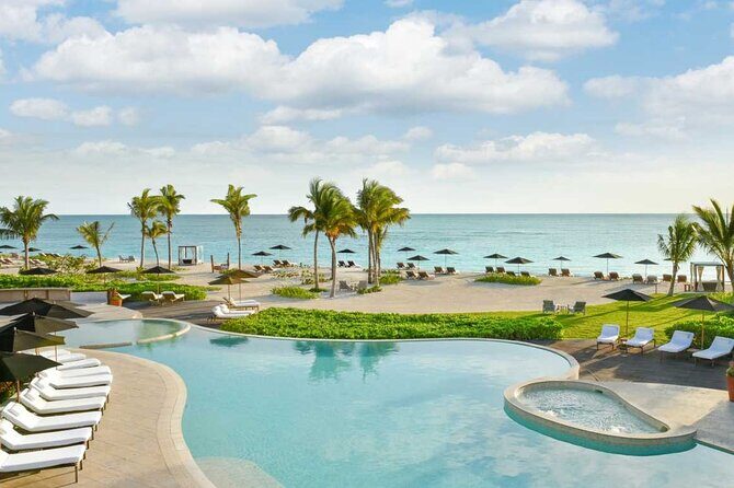 Private Transfer: Playa del Carmen to Cancun Airport CUN by SUV - Private and simple: only your group rides