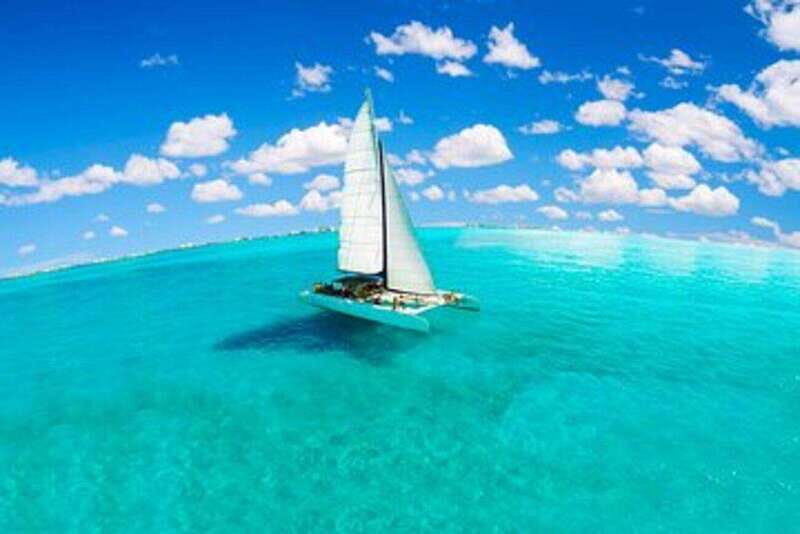 Riviera Maya: Isla Contoy and Isla Mujeres Full-Day Tour - Isla Contoy Time on the Beach: Lunch, Drinks, and Breathing Room