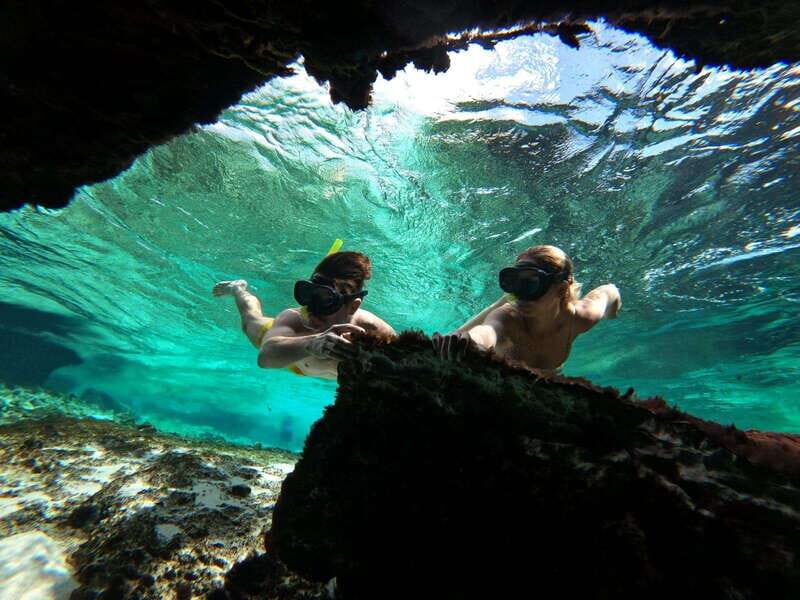 SNORKEL IN TULUM REEF, BOAT RIDE AND CALETA - Tulum Reef snorkeling in front of the ruins (40 minutes)
