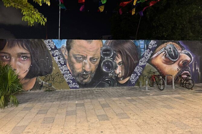 Street Art & Cemetery Cultural Tour - half day - Quinta Avenida First Stop: where the art-world mood starts