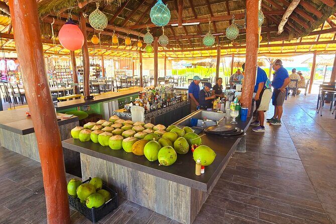 Tour in the Village Shopping and Beach Time in Cozumel - Craft shopping in San Miguel: a focused 30-minute souvenir window