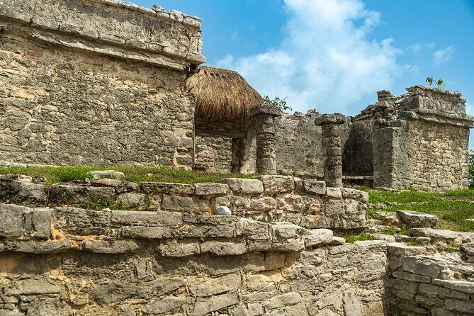 Tulum Ruins, Cenote Cave and Swimming with Turtles From Tulum - Stop 1: Guided Tulum Ruins on the cliff above the Caribbean
