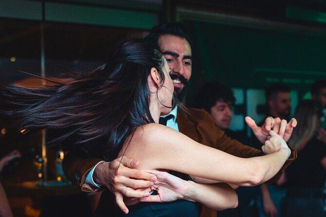 Tulum Salsa Lovers Dance Experience - Guide energy: lessons on how to enjoy the first minute