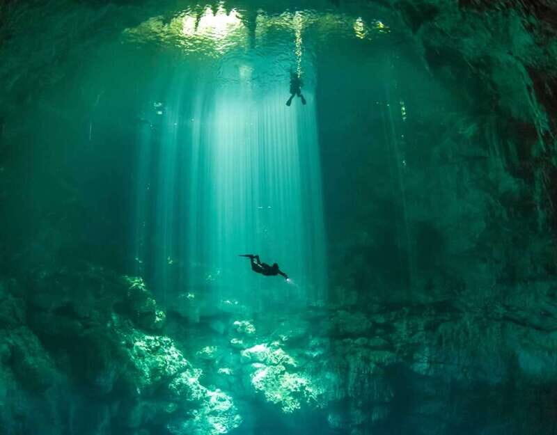 Tulum : Scuba in 2 cenotes including a deep one Pit Dos Ojos - El Pit: Halocline, Sulfur Cloud, and That Strange Sense of Depth