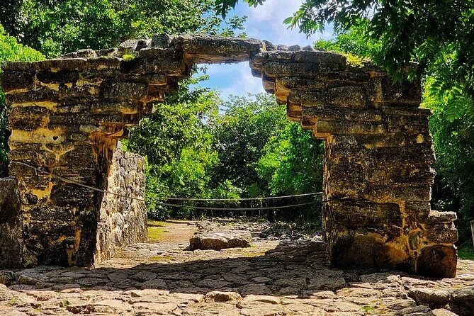 Visit the ancient Mayan ruins and the best beaches in Cozumel - Guides and the private-tour factor: why your guide choice matters