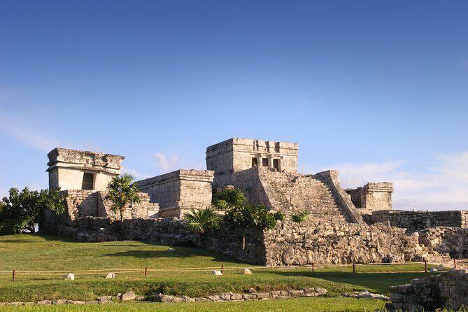 Visit to Tulúm, COBA and a Cenote, with lunch included. - Gran Cenote lunch and the swim: Buffet time plus the $3 vest fee